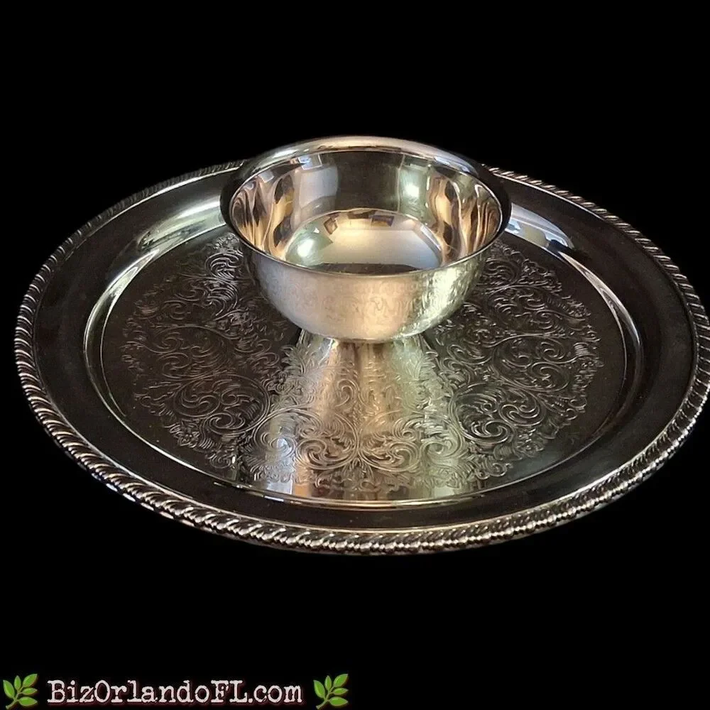 VINTAGE: Wm. Rogers Silverplate Chip & Dip Platter / Center Bowl / Etched Floral